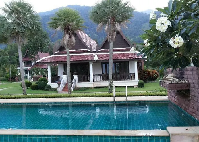 Gardenia Oceanfront Villa