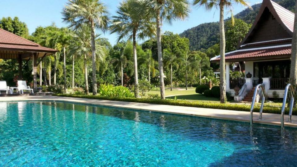 Gardenia Oceanfront Villa